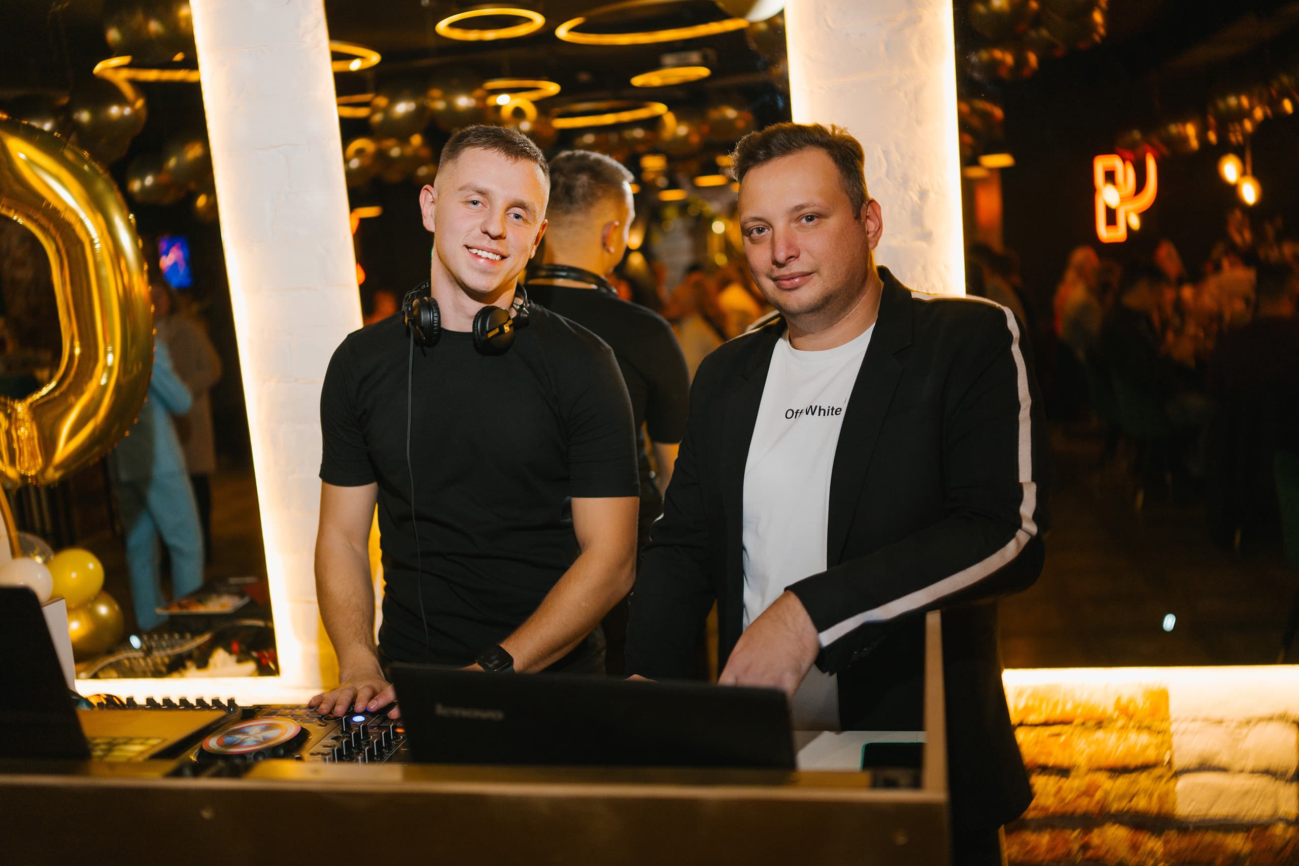 Диджей и ведущий